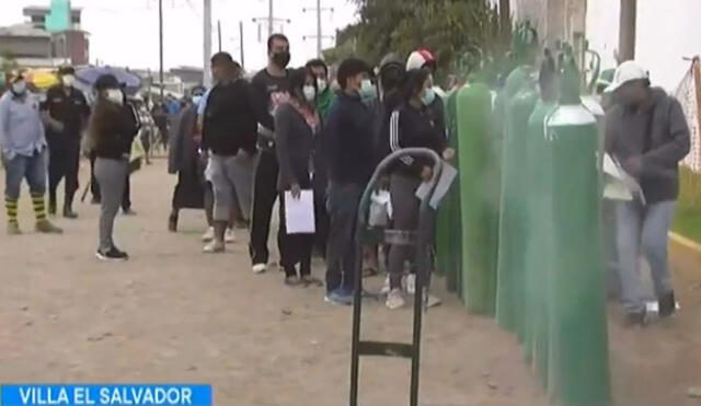 Personas realizan largas filas para conseguir el insumo medicinal. Foto: captura de TV Perú