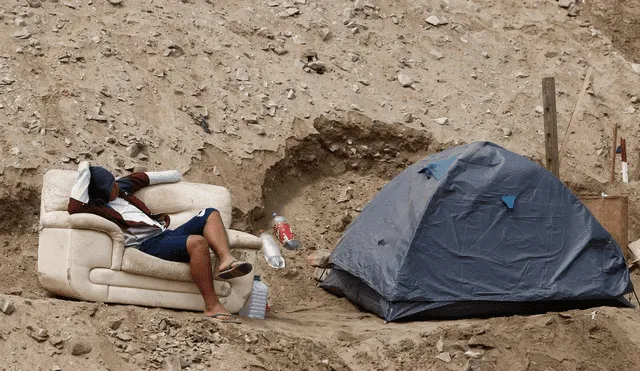 Personas acamparon en el Morro Solar de Chorrillos. Foto: Marco Cotrina/La República