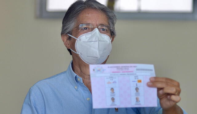 La jornada electoral en Ecuador, celebrada en medio de la pandemia de COVID-19, terminó sin mayores inconvenientes. Foto: Fernando Mendez / AFP)