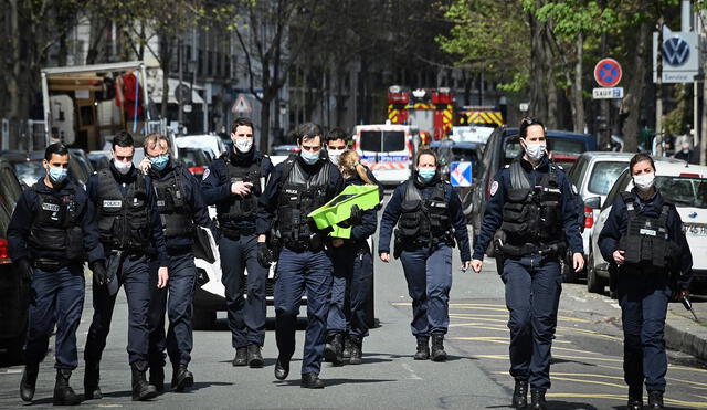 El incidente tuvo lugar frente al hospital privado Henry Dunant, propiedad de la Cruz Roja, en París. Foto: AFP