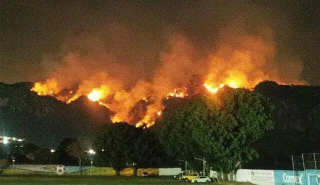 Debido a la magnitud, el fuego pudo verse desde las comunidades cercanas. Foto: difusión