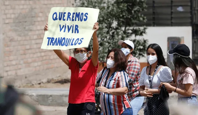 Vecinos pidieron apoyo a las autoridades. Foto: Marco Cotrina / La República