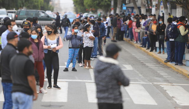 Negocios, como los bancos, deberán cerrar tres horas antes del toque de queda (9.00 p. m.) Foto: Chiclayo/La República