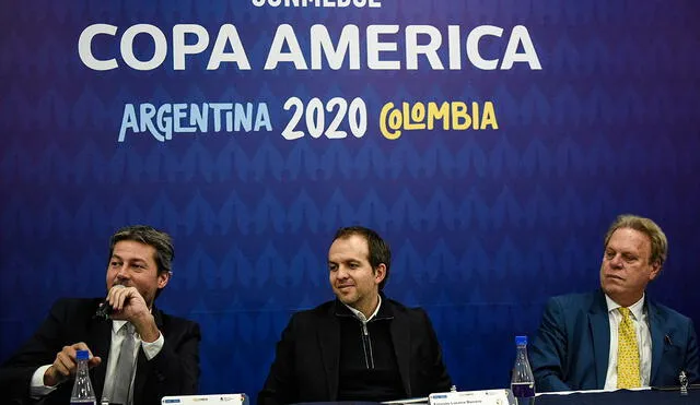 Lucena (al medio) señaló que se mantiene la organización en conjunto de Argentina y Colombia para la Copa América. Foto: AFP