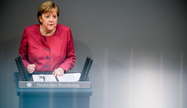 "Debemos hacer todo lo posible para frenar y romper la tercera ola", exhortó Merkel sobre la pandemia de coronavirus. Foto: EFE