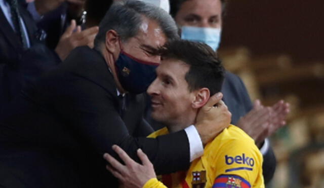 Laporta saluda a Messi tras ganar la Copa del Rey 2021. Foto: Mundo Deportivo