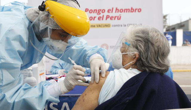 Para la segunda jornada en Lima y Callao se tiene previsto colocar casi 78.000 dosis. Foto: Carlos Félix/La República