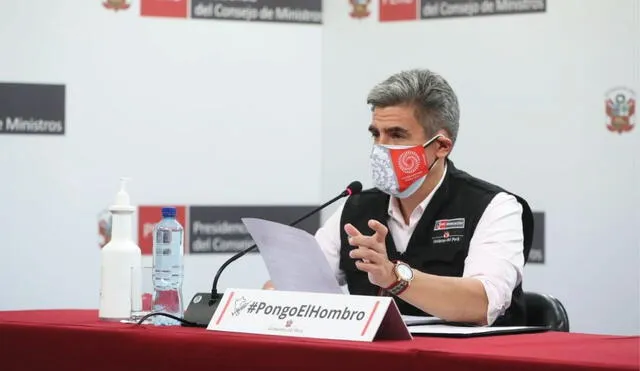 El ministro de Cultura, Alejandro Neyra, y el ministro de la Producción, José Luis Chicoma, informaron sobre los avances para frenar el coronavirus. Foto: PCM