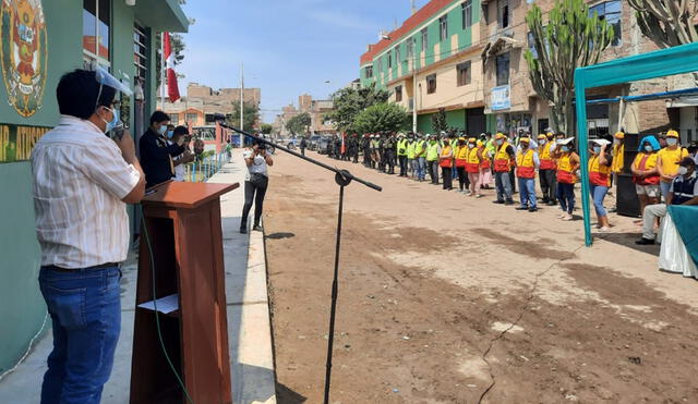 Policía, municipalidad y juntas vecinales de José Leonardo Ortiz participaron de la ceremonia. Foto: PNP: