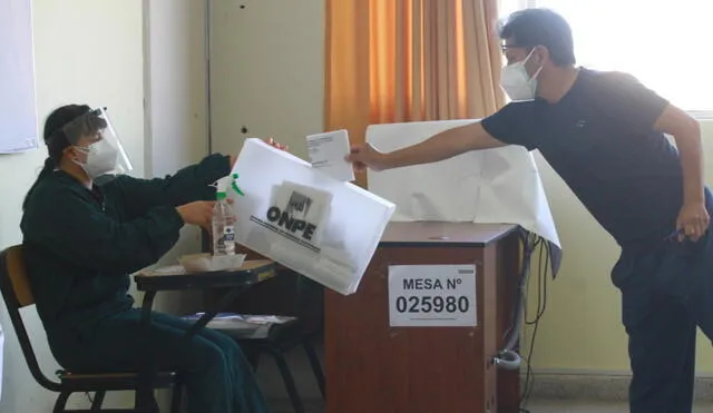 En los primeros seis días después de las elecciones se presentaron más de 83.000 dispensas por no acudir a votar. Foto: La República