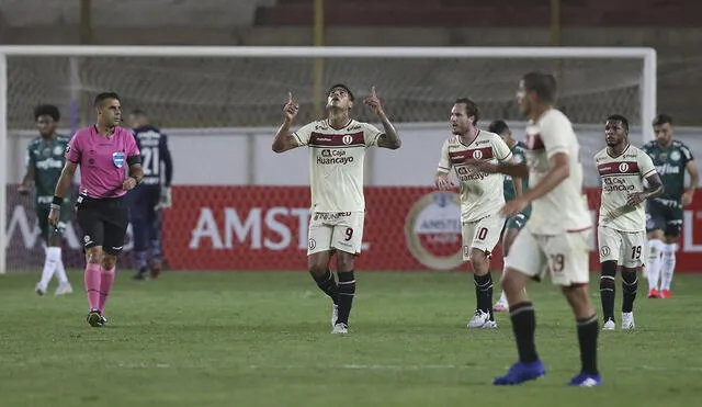 Enzo Gutiérrez marcó dos goles con Universitario ante Palmeiras. Foto: AFP