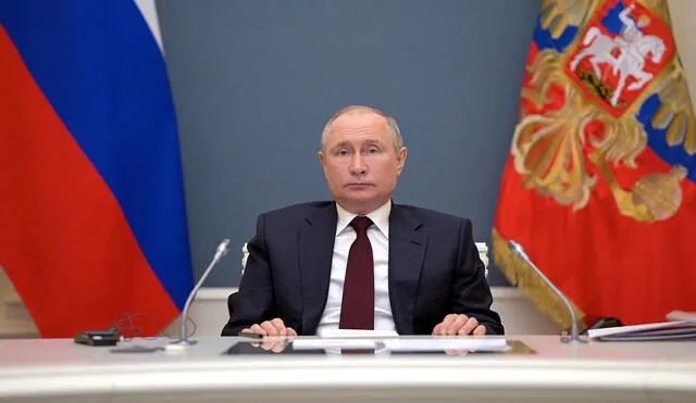 Vladimir Putin asiste a una reunión de videoconferencia como parte de la Cumbre de Líderes sobre el Clima virtual organizada por Estados Unidos. Foto: AFP