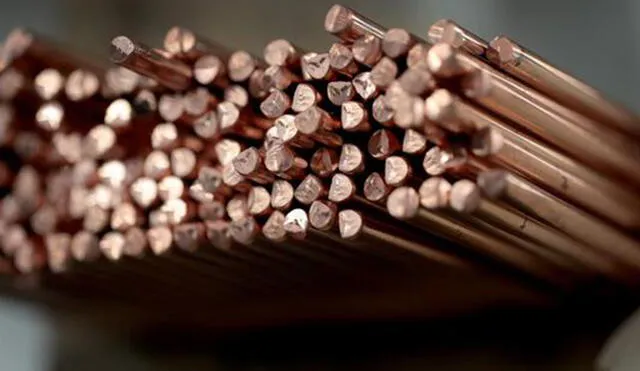Fitch Ratings. La calificadora adelantó algunos panoramas sobre la producción de cobre y oro en nuestro país. Foto: AFP