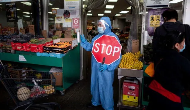 Italia realiza inspecciones a supermercados para supervisar que estos cumplan con los protocolos de bioseguridad. Foto: AFP