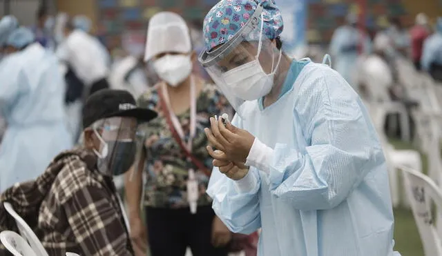 Hasta el 27 de abril se registró el fallecimiento de 403 pacientes con COVID-19. Foto: Antonio Melgarejo / La República