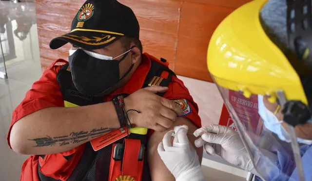 Esta previsto vacunar a 338 bomberos en Tacna. Foto: Diresa.