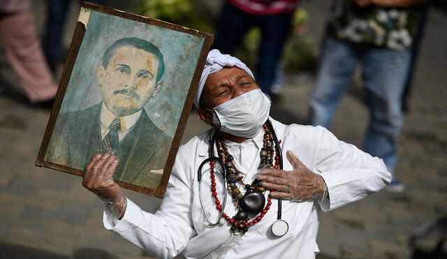 En Venezuela la beatificación de José Gregorio Hernández es una noticia emocionante para gran cantidad de personas, devota del "médico de los pobres". Foto: AFP