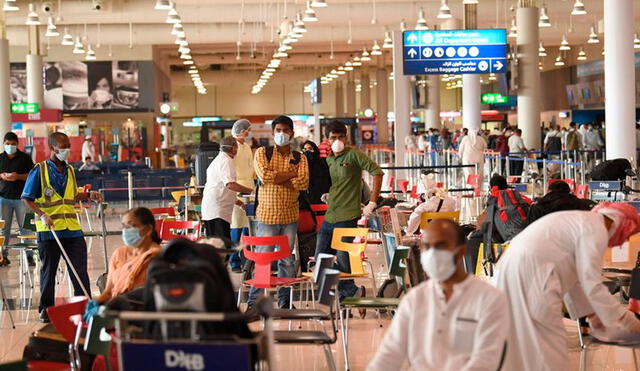 La variante india de coronavirus, detectada al menos en 17 países, es sospechosa de ser más contagiosa, pero existen muchas incógnitas en torno a ella. Foto: AFP