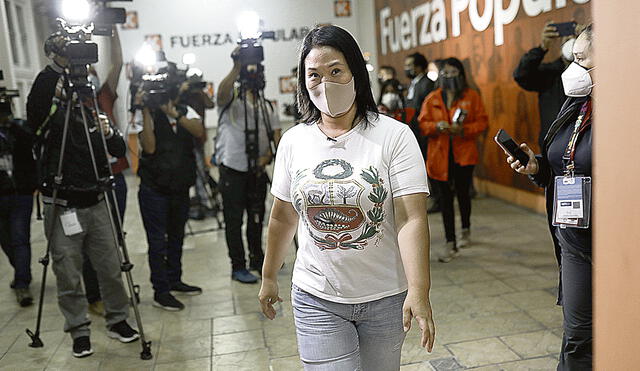 Candidata naranja. Keiko Fujimori va a la búsqueda de su rival de izquierda, quien la supera en las encuestas. Foto: Aldair Mejía/La República