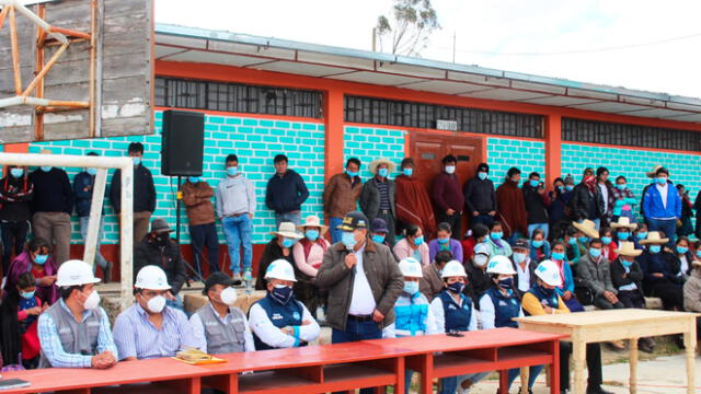 Especialistas explican proyectos de saneamiento para comunidades de Hualgayoc y Chota. Foto: Gerencia Sub Regional Chota