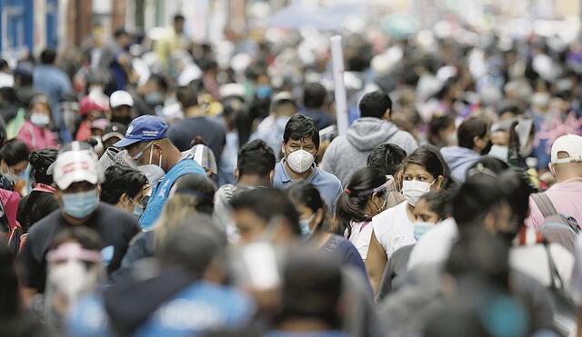 Especialistas recomiendan evitar lugares que puedan registrar aglomeraciones de personas. Foto: Antonio Melgarejo/La República