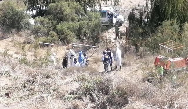 Policía y Fiscalía llegaron hasta el lugar donde hallaron el cadáver. Foto: Radio Yaraví.