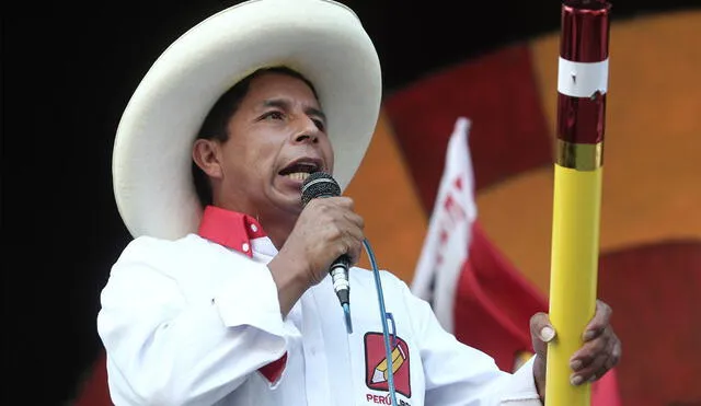 Pedro Castillo recibió el apoyo de la lideresa de Juntos por el Perú, Verónika Mendoza. Foto: La República