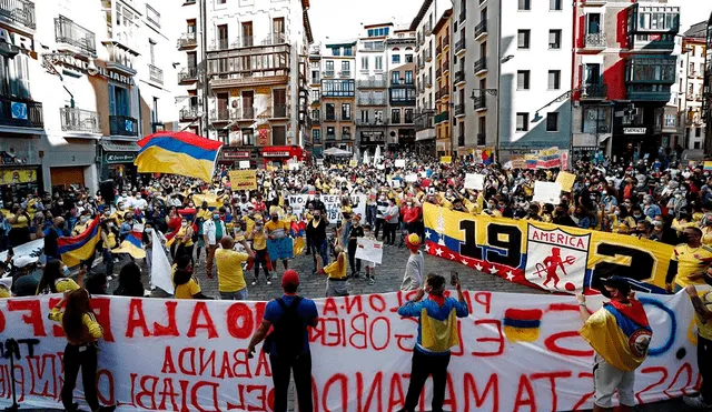 “Hasta que el Gobierno colombiano no caiga no vamos a parar”, expresó el portavoz de la Coordinadora de Colectivos de colombianos y colombianas en Madrid. Foto: EFE