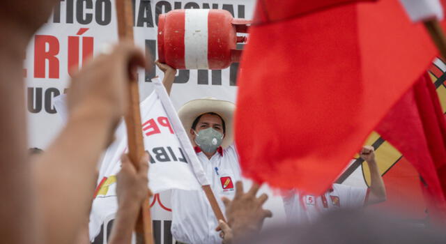 Candidato Castillo se comprometió con los ucayalinos a llevar a la Amazonía a la Constituyente. Foto: Elías Acevedo