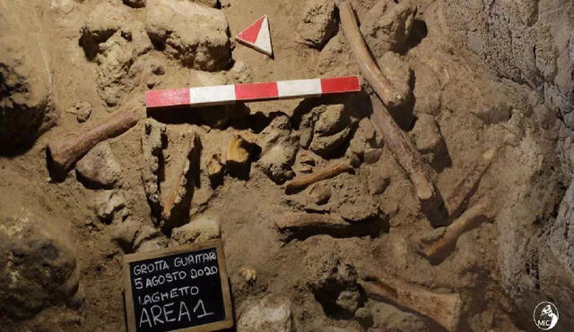 Los descubrimientos se dieron tras investigaciones iniciadas en octubre de 2019 en la Gruta Guattari, Italia. Foto: AFP