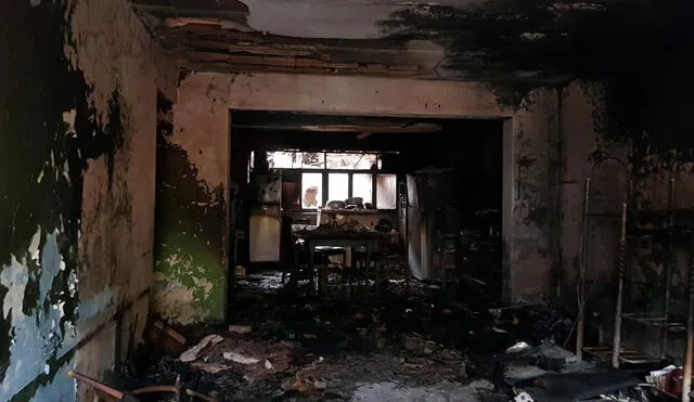 El incendio se originó por una vela encendida en la sala de la casa. Foto: Deysi Portuguez / URPI-LR