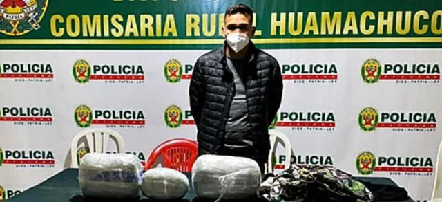 El intervenido y la droga fueron puestos a disposición del Área Antidrogas de Trujillo. Foto: PNP