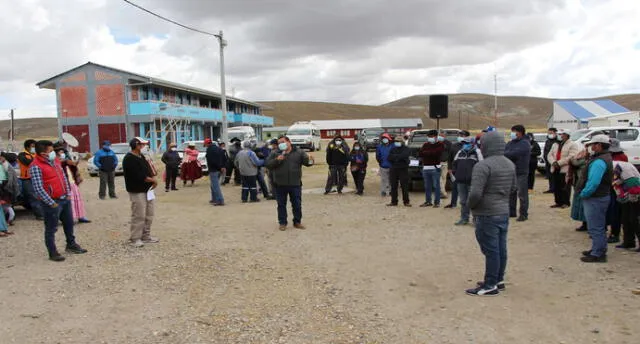 Autoridad se reunió con ciudadanía del Centro Poblado de Titire para buscar soluciones. Foto: Municipalidad de Mariscal Nieto