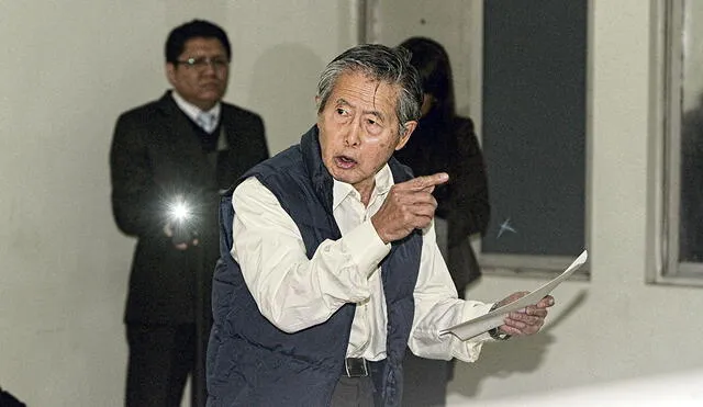 Sabía. Fujimori recibía informes de avance del programa. Foto: La República