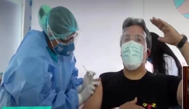 Jimmy Santi recibió la primera dosis. Foto: captura América TV