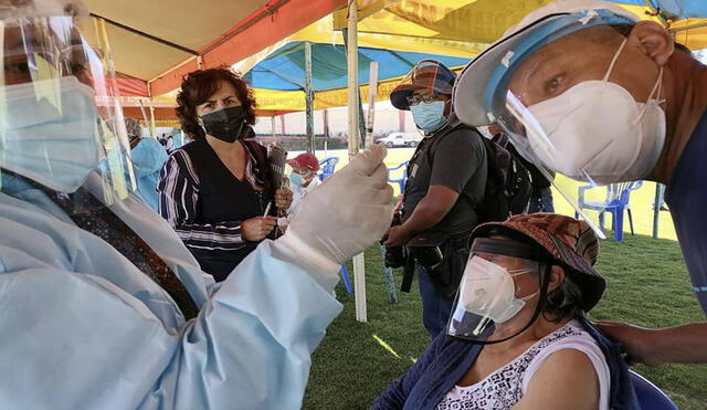 Vacunadores tendrán que mostrar jeringa llena antes de aplicar dosis. Foto: Fiscalía Arequipa