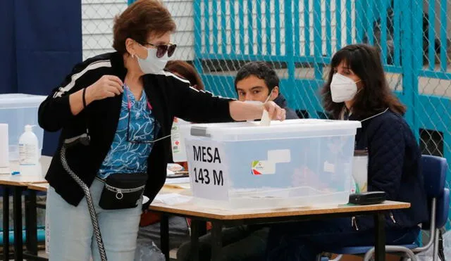 Chile celebrará una jornada doble de elecciones este 15 y 16 de mayo para elegir a sus nuevas autoridades. Foto: EFE