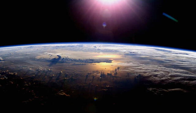 La Tierra captada desde la Estación Espacial Internacional durante una puesta de Sol. Foto: NASA