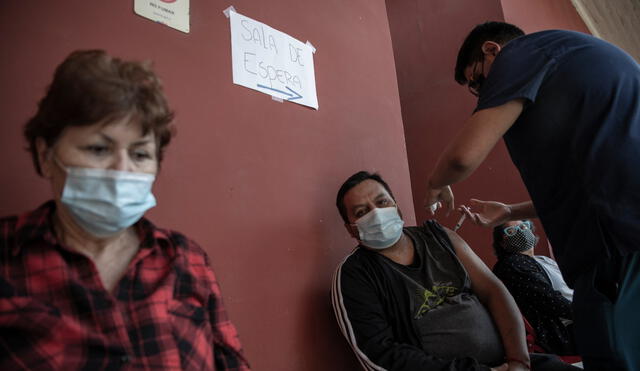 Actores privados no intervinieron en la compra de vacunas en Chile. Foto: AFP