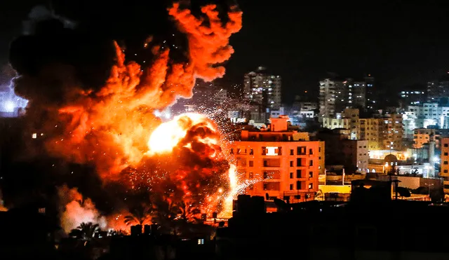 Testigos en el lugar de los hechos señalan que los bombardeos tienen como objetivo las redes de carreteras en el oeste de Gaza. Foto: AFP