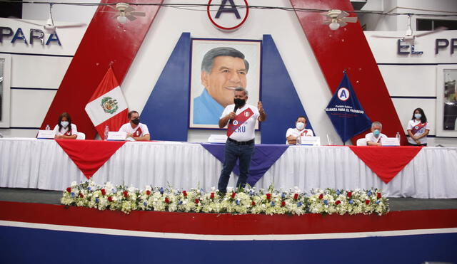 Acuña dijo que no le importa falta de apoyo en próximas elecciones del 2022 o 2026. Foto: Arturo Gutarra
