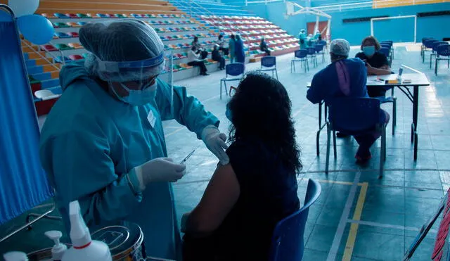 Ugarte también dio detalles sobre la vacunación de mayores de 60 y de 65 años. Foto: Grupo La República