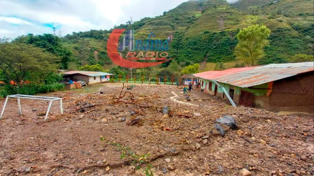 Torrencial lluvia ocasionó la caída de huaico que arrasó colegio en Ajipampa Lajas. Foto: Andina Radio