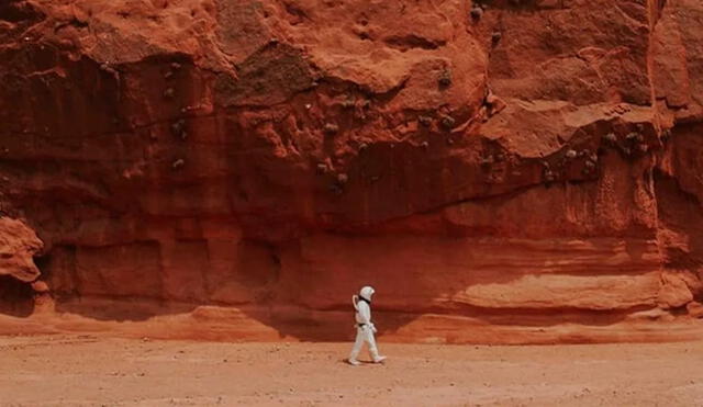 El traje de los astronautas protegen a los humanos de la radiación, del frío y de la bajísima presión en Marte. Foto: referencial/UNSPLASH