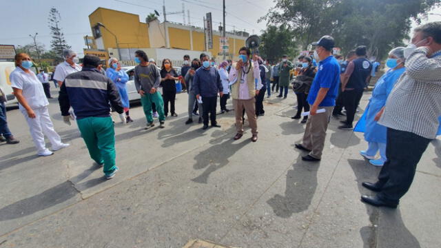 Según Salazar, secretario general del Sindicato de Trabajadores de Cayetano, en otros nosocomios ya cumplieron con el decreto del Gobierno, pero no en su centro de labores. Foto: María Pía Ponce / URPI-LR
