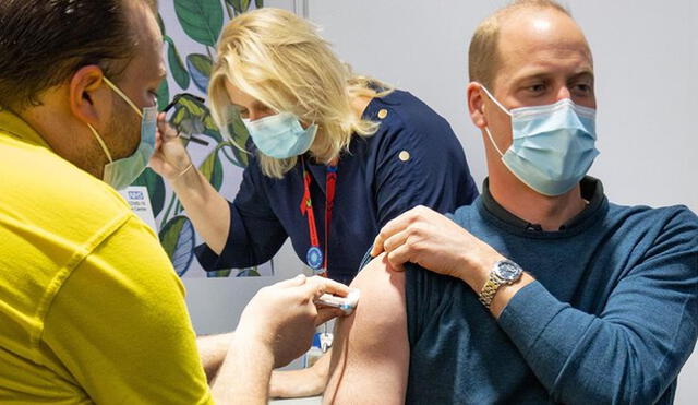 Príncipe William recibiendo la vacuna contra el coronavirus. Foto: Duques de Cambridge/ Instagram