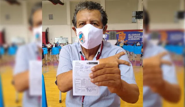 César Cueto asistió a la Videna para ser inoculado contra el coronavirus. Foto: Diris Lima Centro