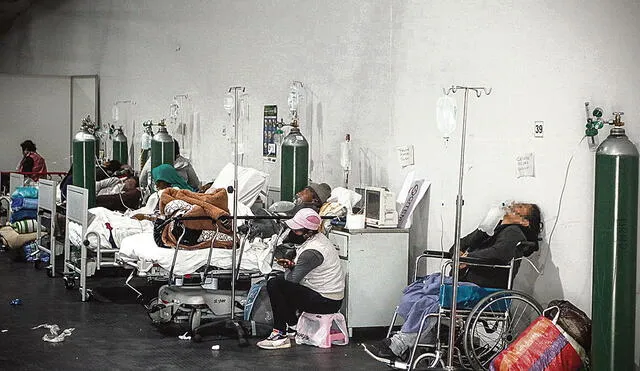 En crisis. El Colegio Médico pide acelerar la vacunación para evitar que los hospitales vuelvan a colapsar. Foto: Oswald Charca / La República