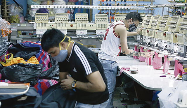 Producción. Los productores de textiles y confecciones requieren ser atendidos para no sucumbir ante productos importados. Foto: Marco Cotrina / La República