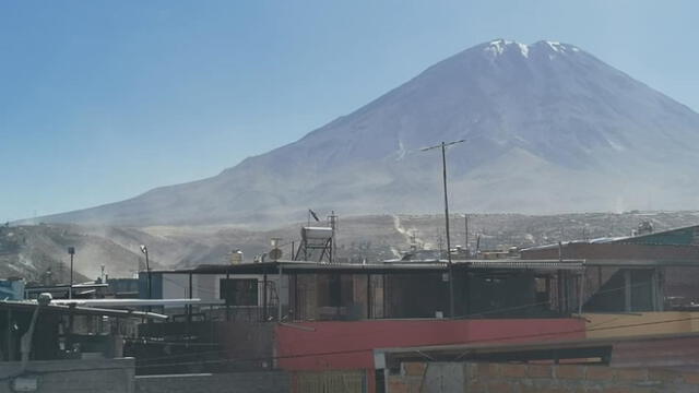 En Arequipa se registró deslizamiento de tierra a faldas del Misti. Foto: HBA Noticias